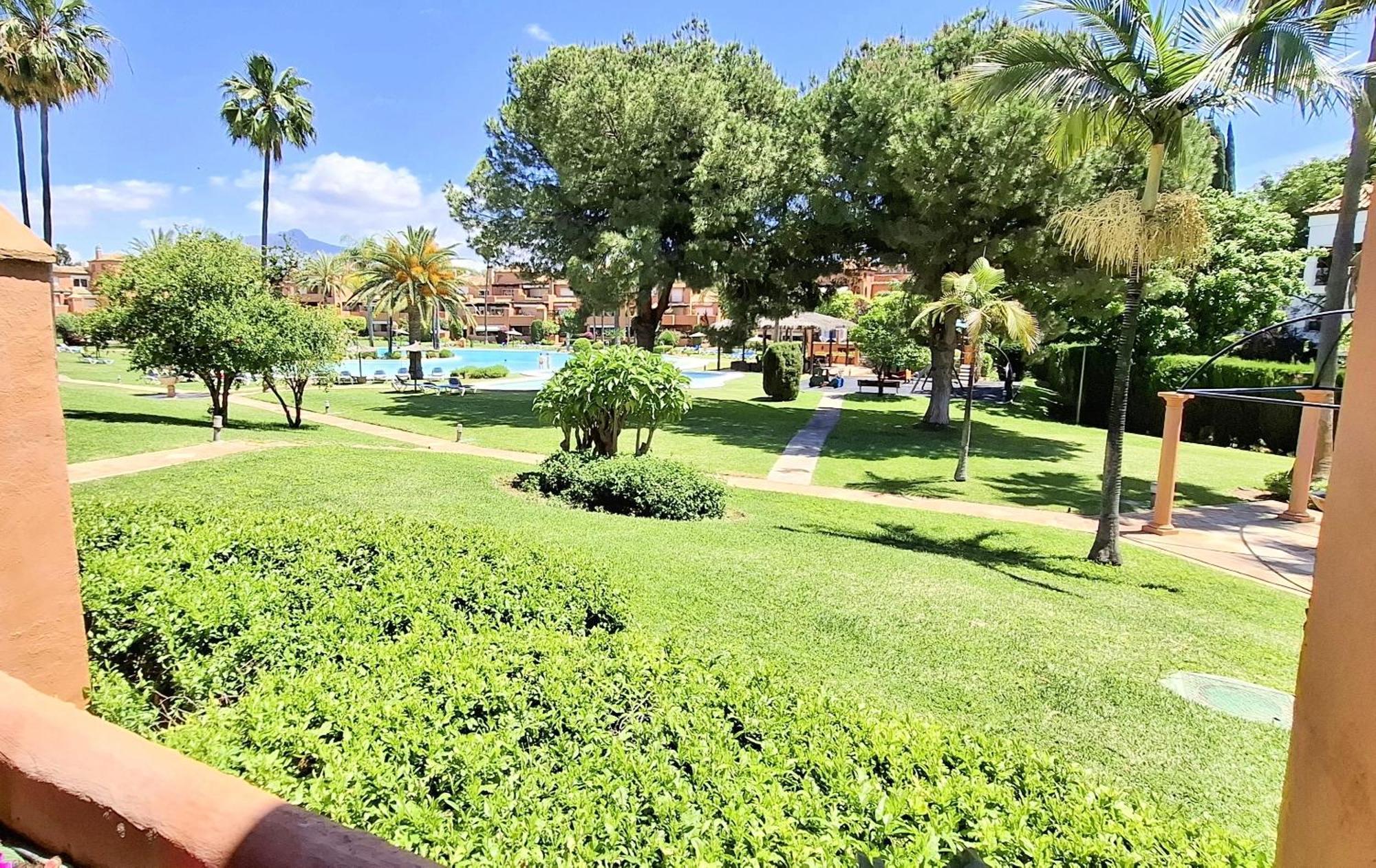Alhambra Del Golf - Guadalmina Apartment Estepona Exterior photo